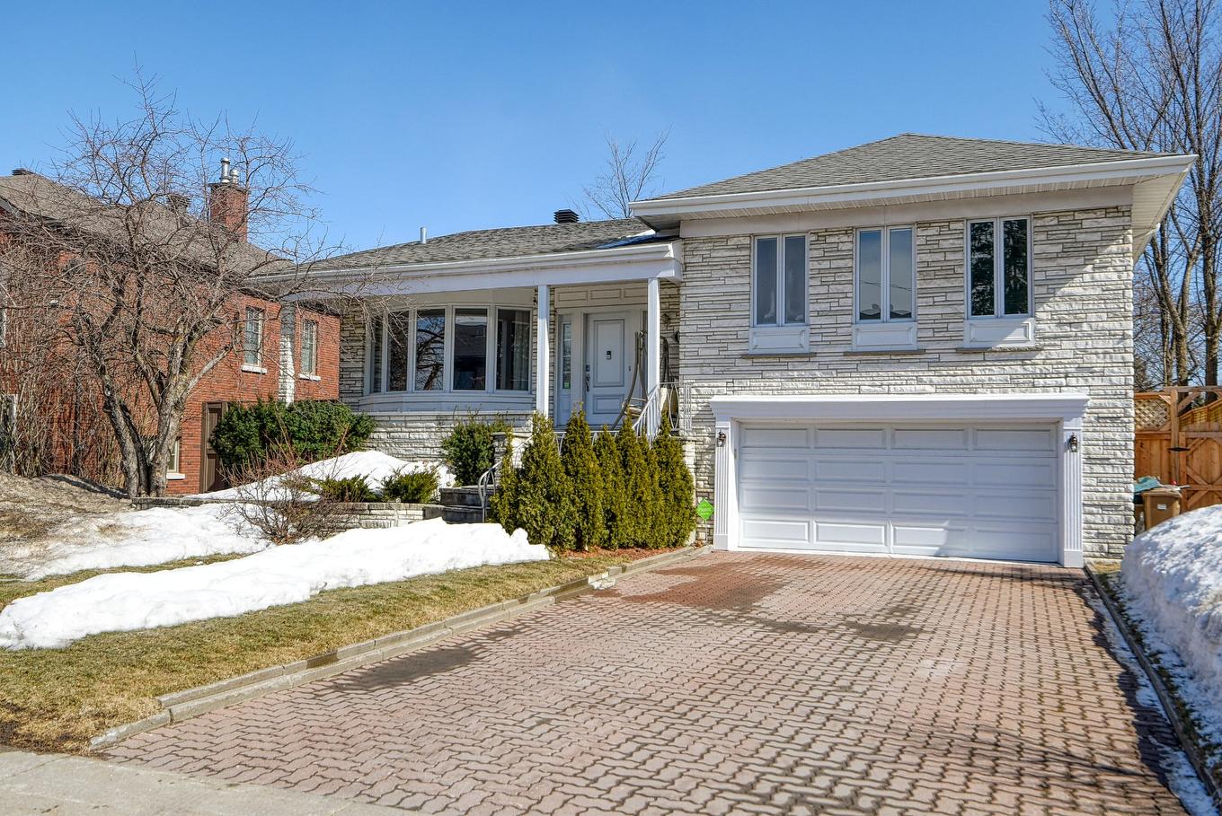 Frontage - 12 Rue Holly, Hampstead, QC - Outdoor With Facade