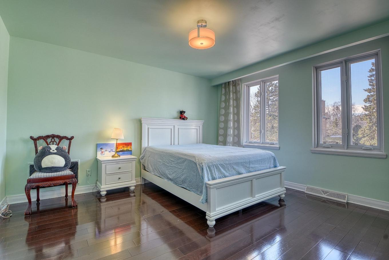 Bedroom - 12 Rue Holly, Hampstead, QC - Indoor Photo Showing Bedroom