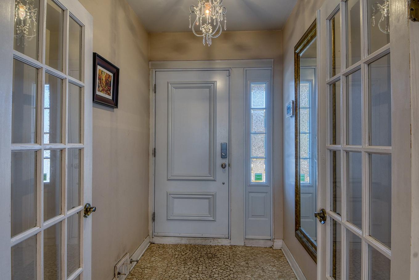 Hall - 12 Rue Holly, Hampstead, QC - Indoor Photo Showing Other Room