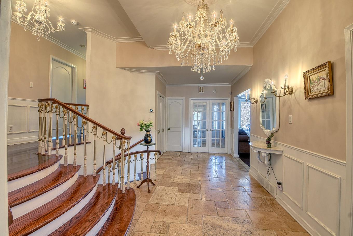 Hall - 12 Rue Holly, Hampstead, QC - Indoor Photo Showing Other Room