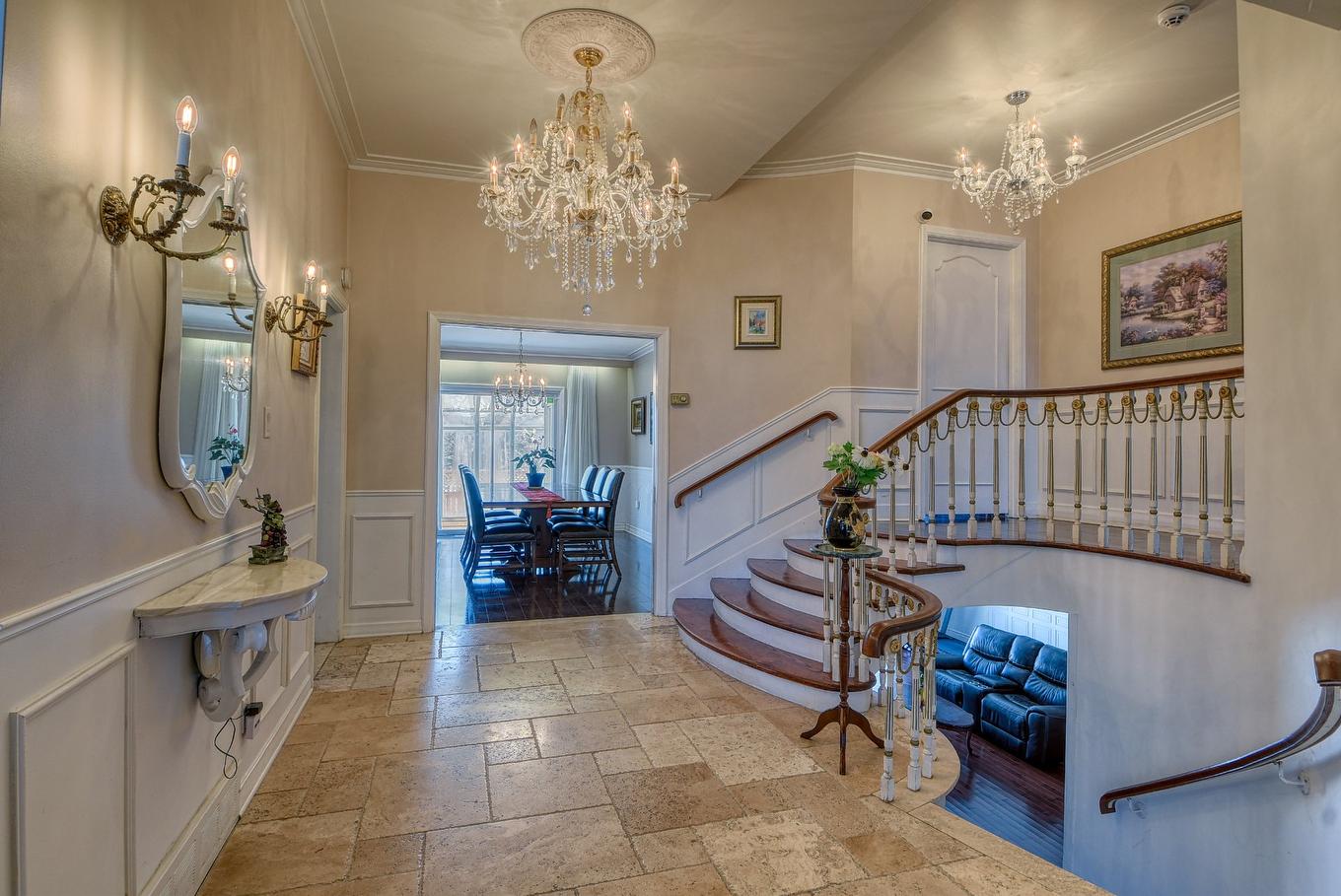 Hall - 12 Rue Holly, Hampstead, QC - Indoor Photo Showing Other Room