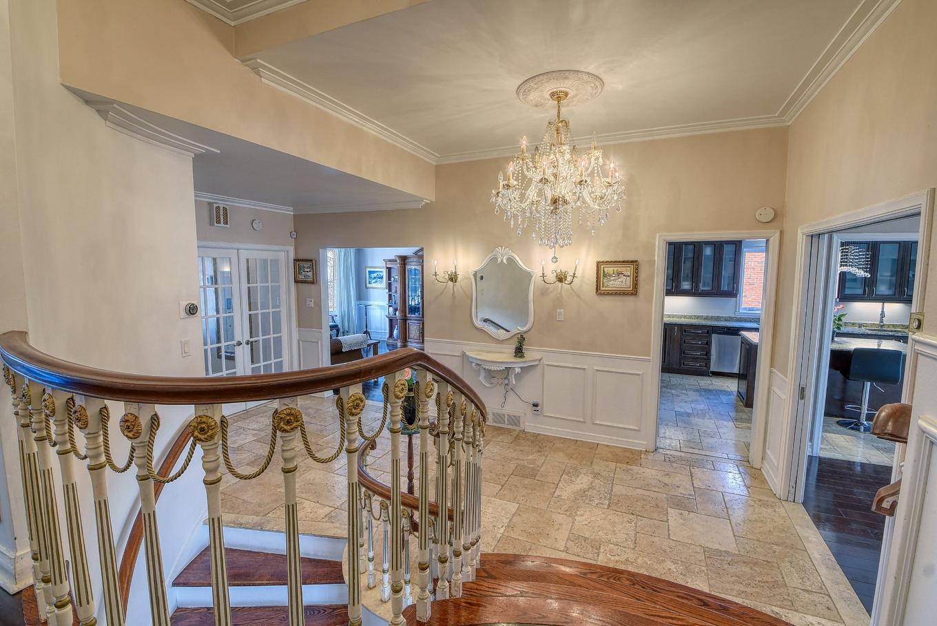 Staircase - 12 Rue Holly, Hampstead, QC - Indoor Photo Showing Other Room
