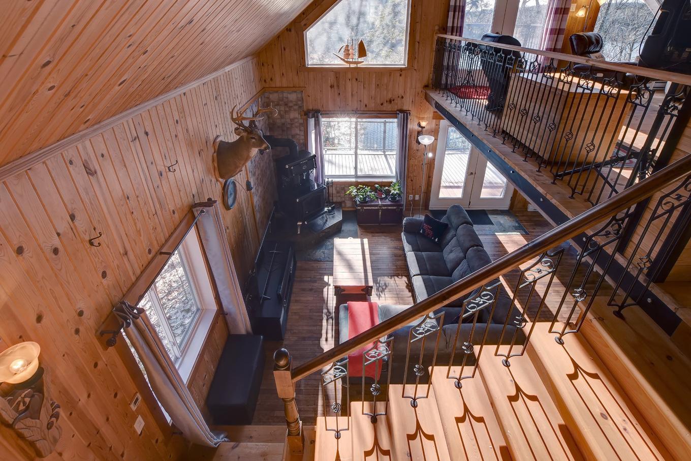 Staircase - 142 Ch. Du Lac-Creux, Mandeville, QC - Indoor Photo Showing Other Room