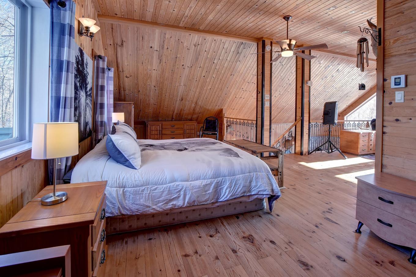 Primary bedroom - 142 Ch. Du Lac-Creux, Mandeville, QC - Indoor Photo Showing Bedroom