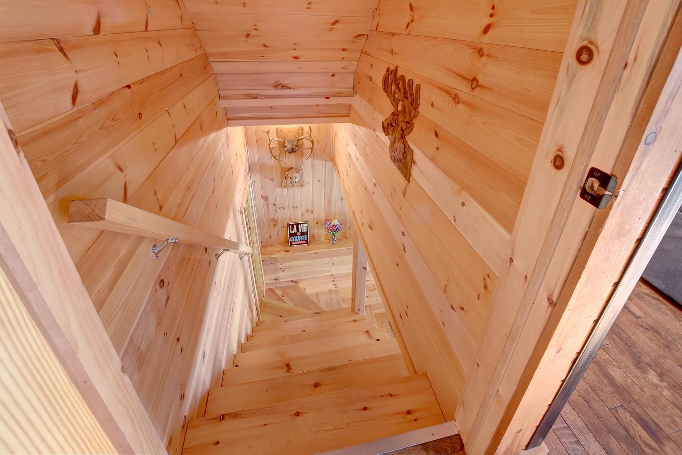 Staircase - 142 Ch. Du Lac-Creux, Mandeville, QC - Indoor Photo Showing Other Room