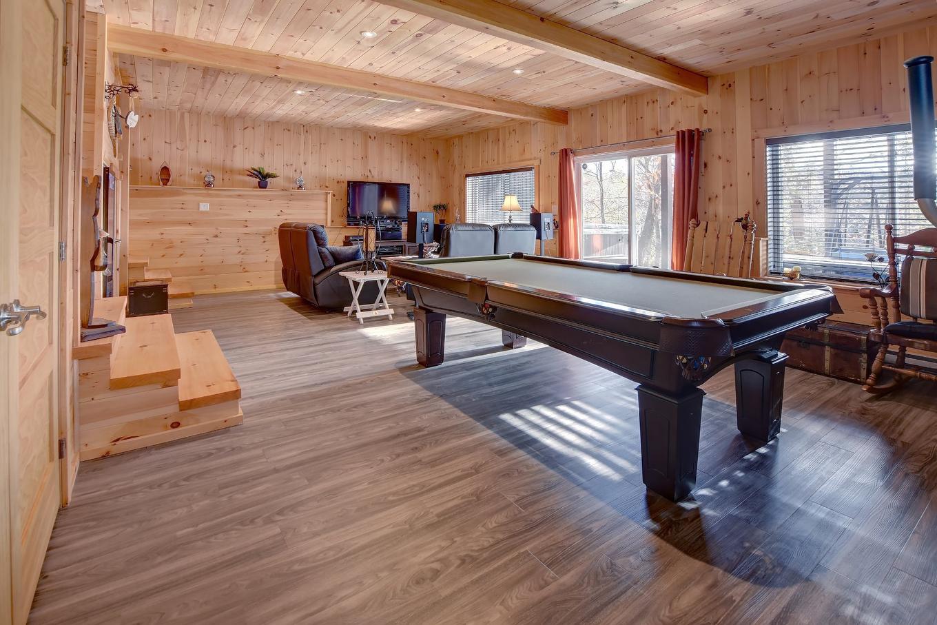 Family room - 142 Ch. Du Lac-Creux, Mandeville, QC - Indoor Photo Showing Other Room