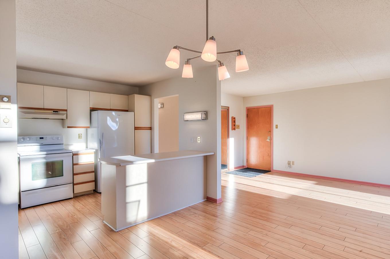 Overall view - 3-11113 Rue Meighen, Montréal (Pierrefonds-Roxboro), QC - Indoor Photo Showing Kitchen