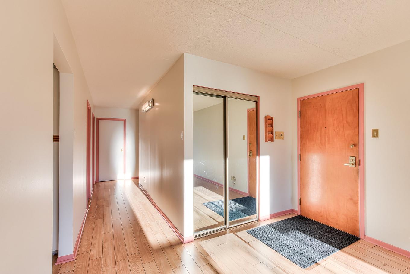 Hall - 3-11113 Rue Meighen, Montréal (Pierrefonds-Roxboro), QC - Indoor Photo Showing Other Room