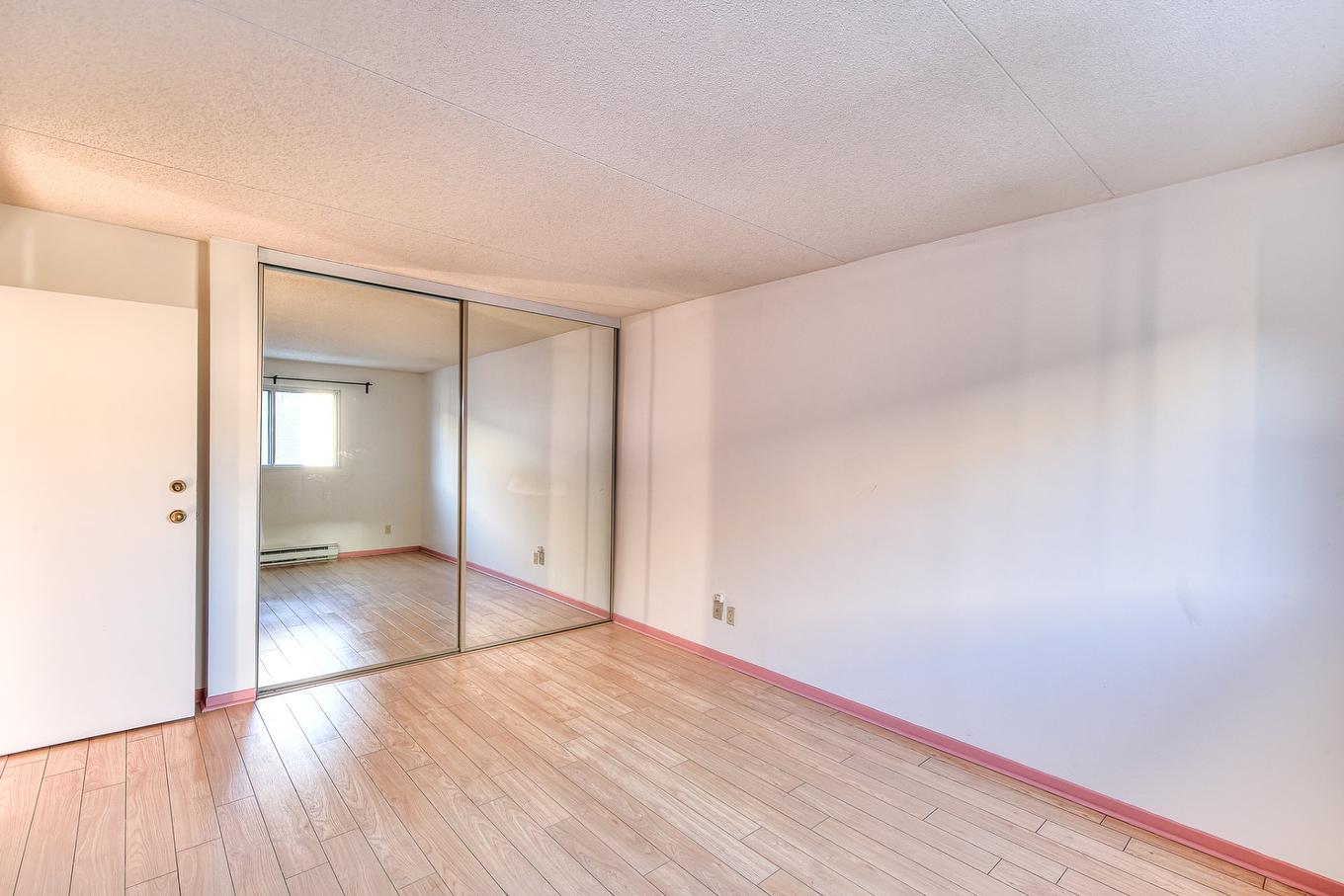 Primary bedroom - 3-11113 Rue Meighen, Montréal (Pierrefonds-Roxboro), QC - Indoor Photo Showing Other Room