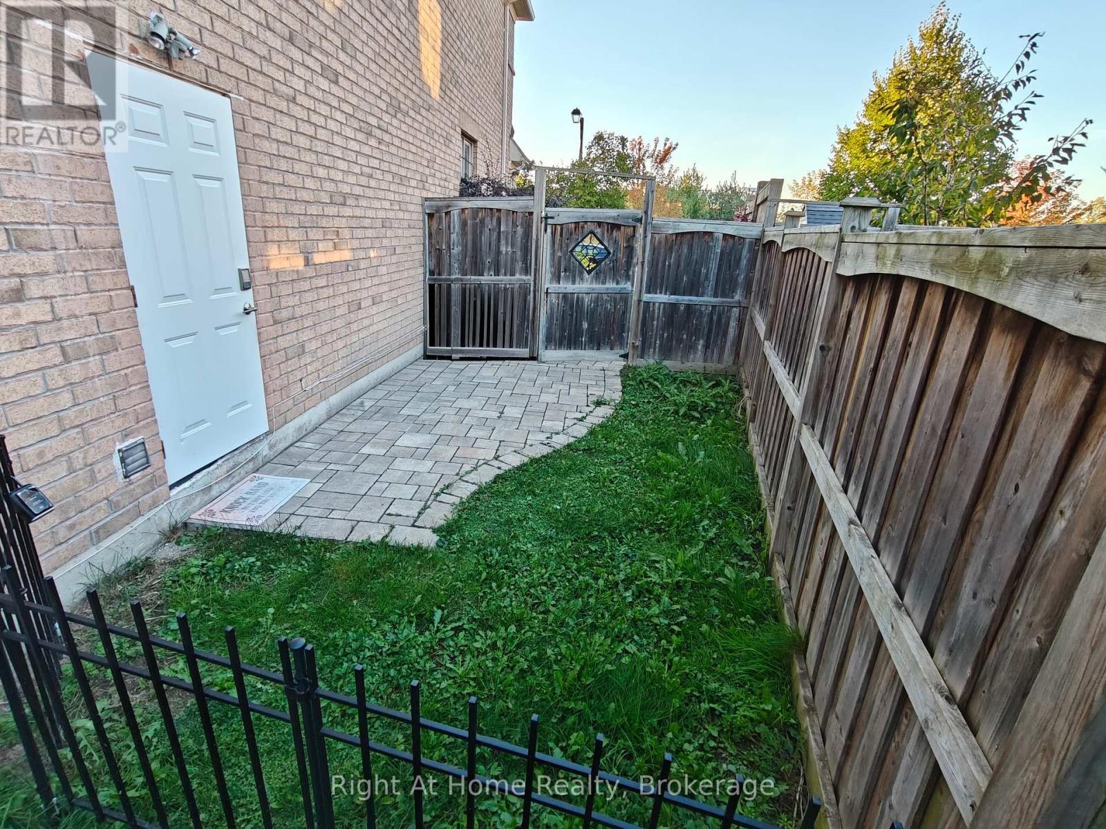 Lower - 126 Duncan Lane, Milton (Sc Scott), ON - Outdoor With Exterior