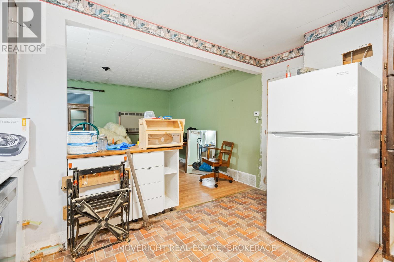 278 Ridge Road S, Fort Erie (Ridgeway), ON - Indoor Photo Showing Kitchen