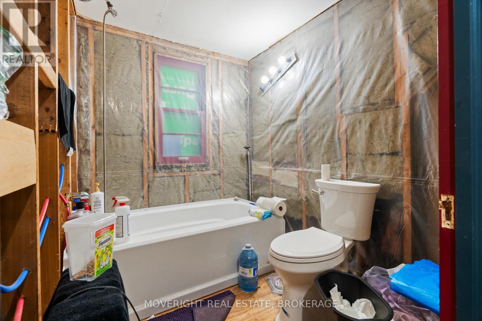 278 Ridge Road S, Fort Erie (Ridgeway), ON - Indoor Photo Showing Bathroom
