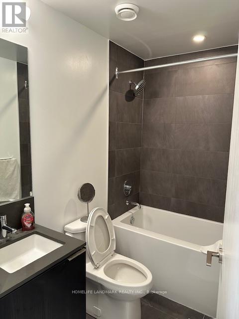 1812 - 7890 Jane Street, Vaughan, ON - Indoor Photo Showing Bathroom