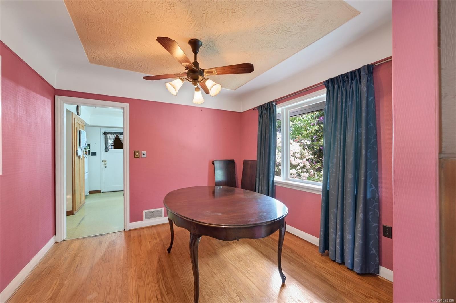 1233 Tattersall Dr, Saanich, BC