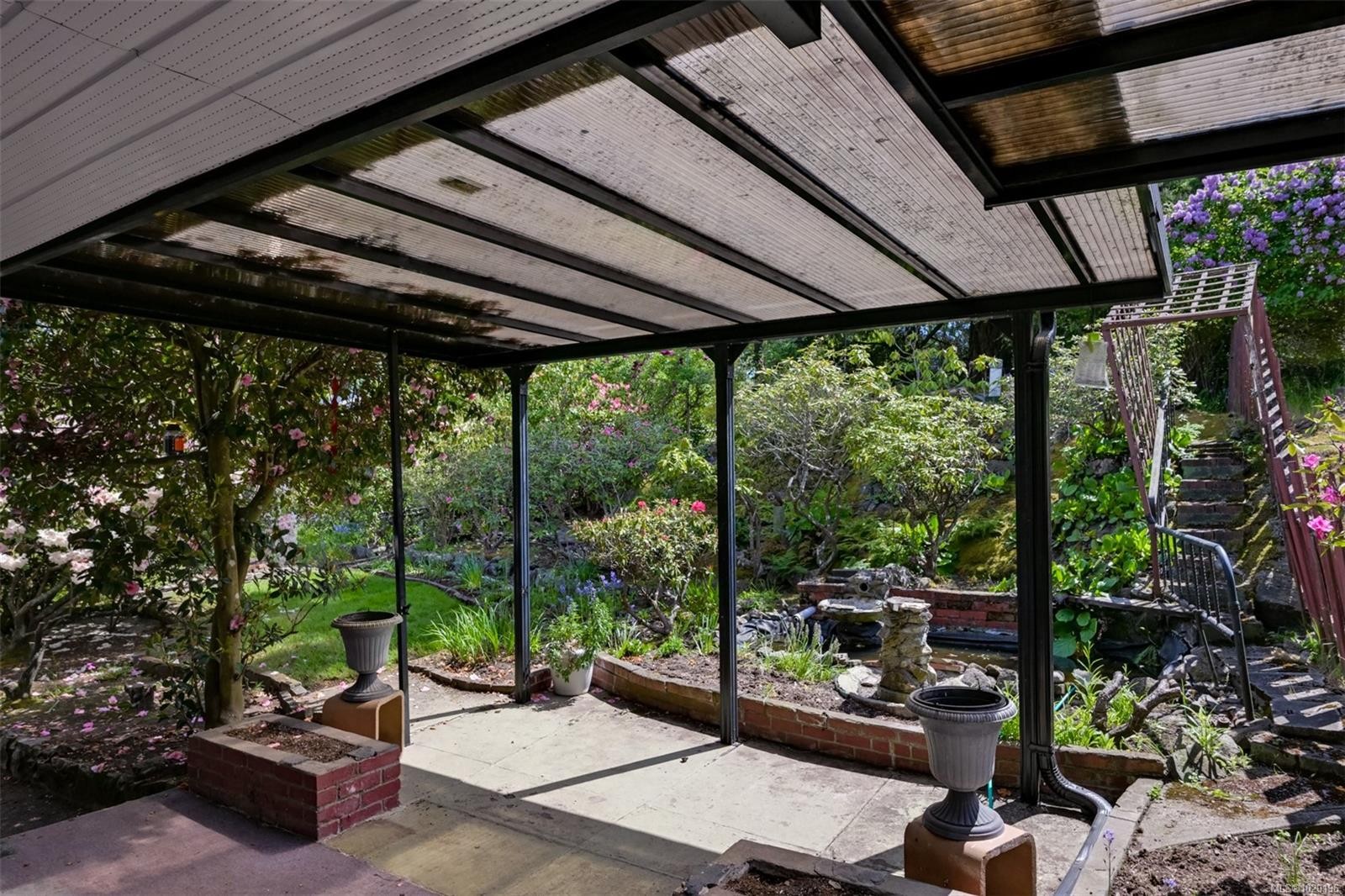 1233 Tattersall Dr, Saanich, BC