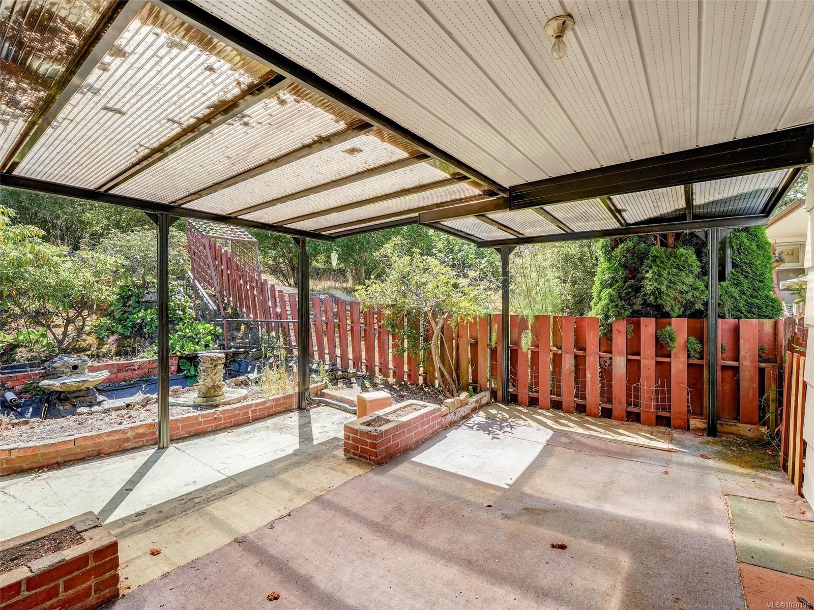 1233 Tattersall Dr, Saanich, BC