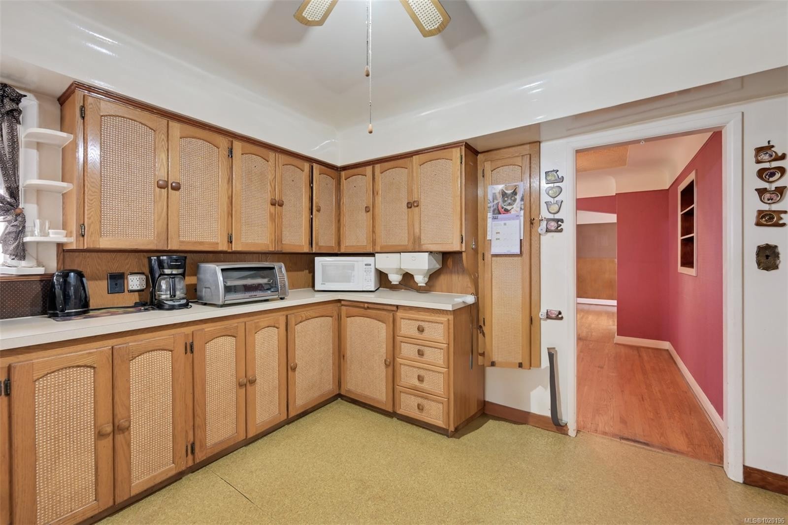 1233 Tattersall Dr, Saanich, BC