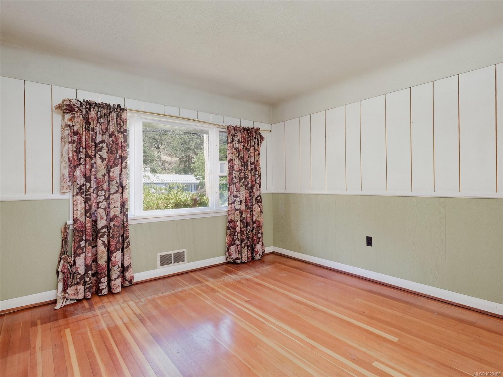 1233 Tattersall Dr, Saanich, BC