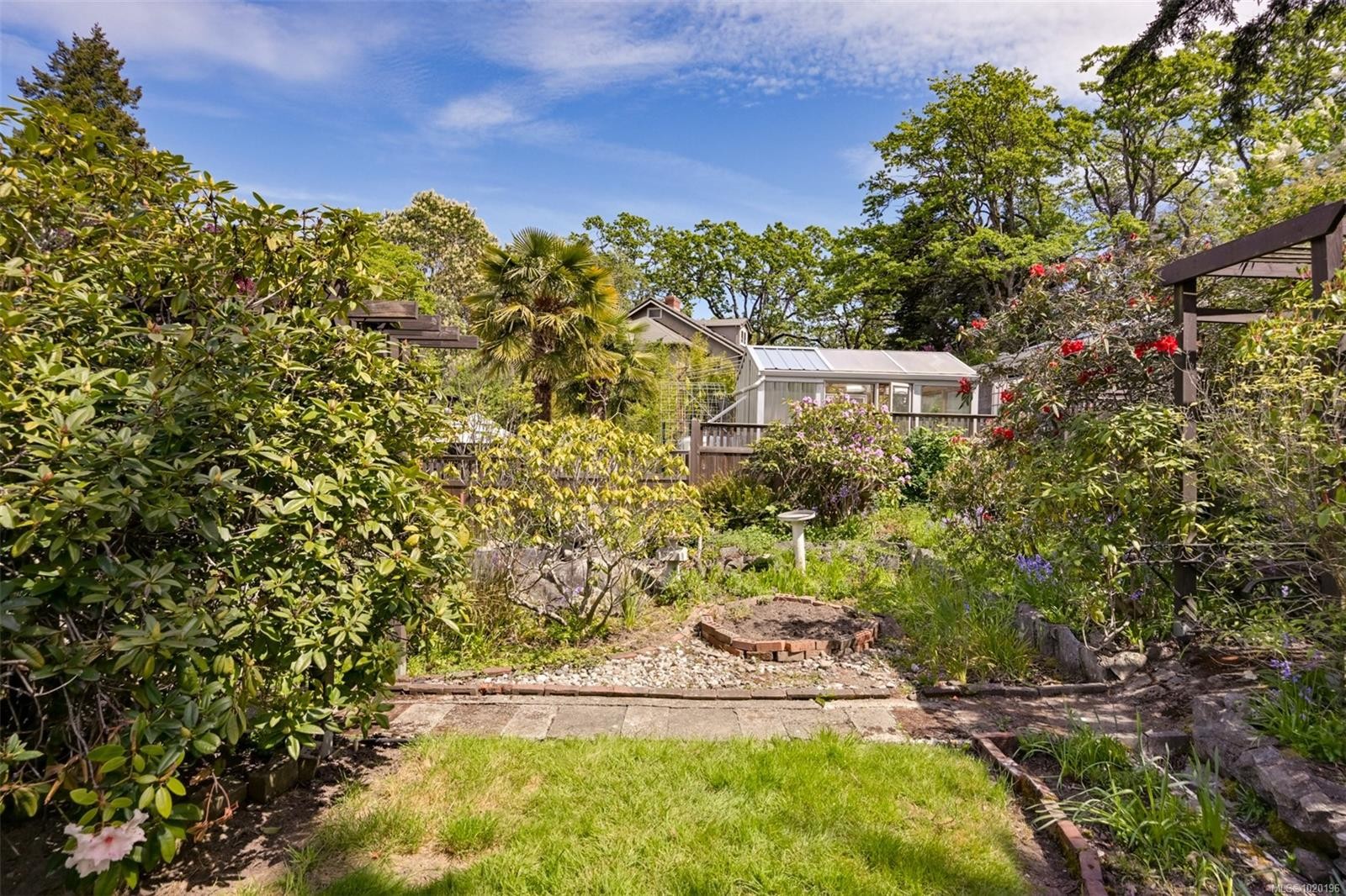 1233 Tattersall Dr, Saanich, BC