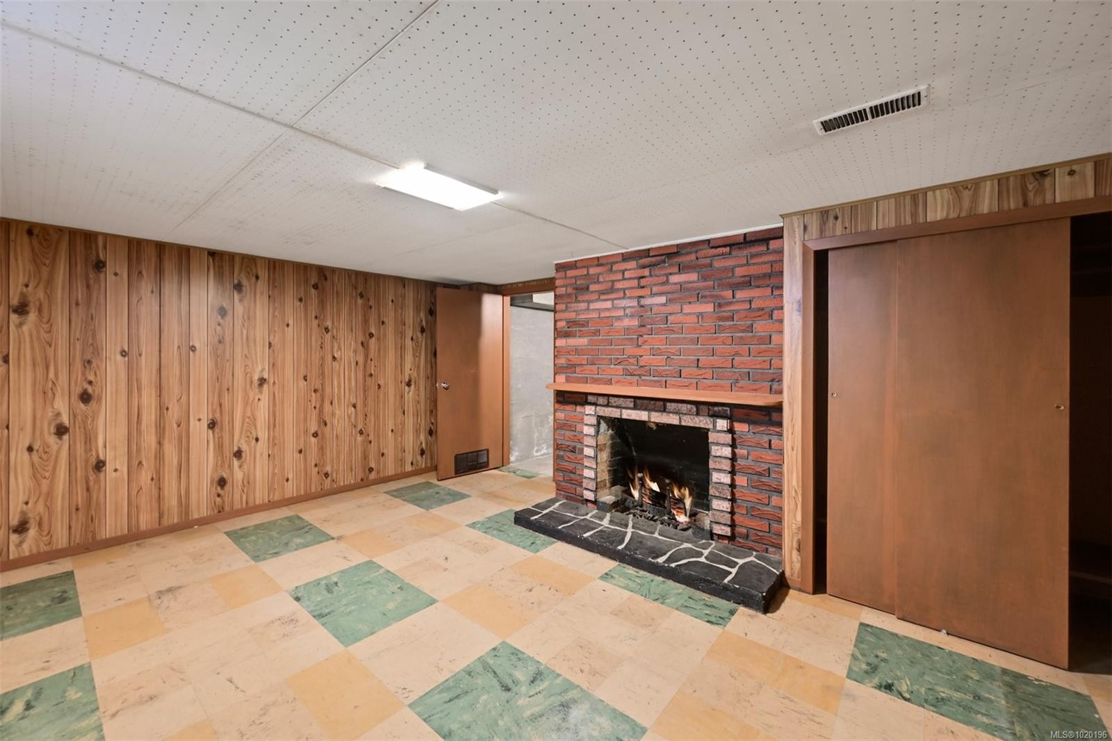 1233 Tattersall Dr, Saanich, BC