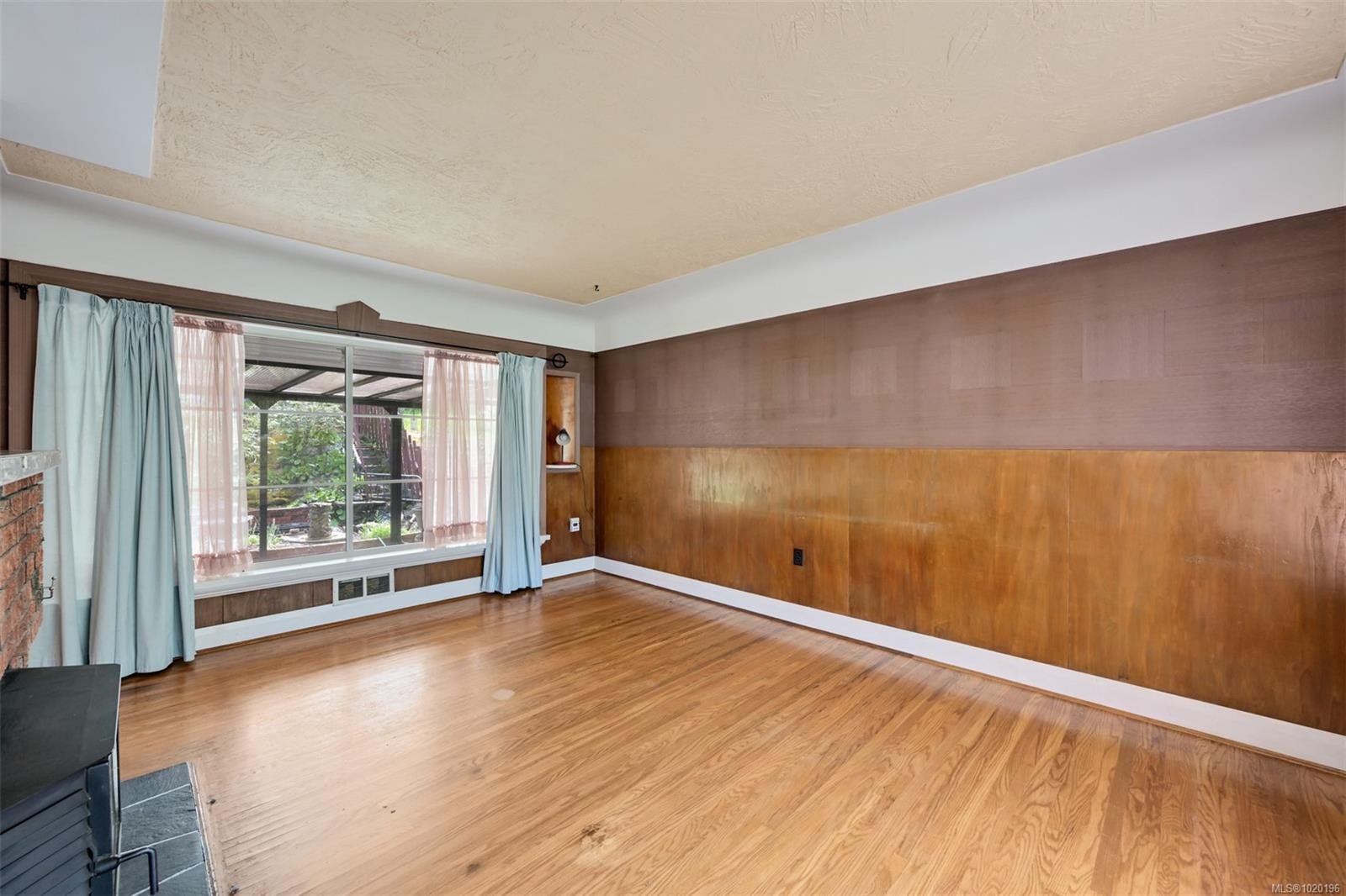 1233 Tattersall Dr, Saanich, BC