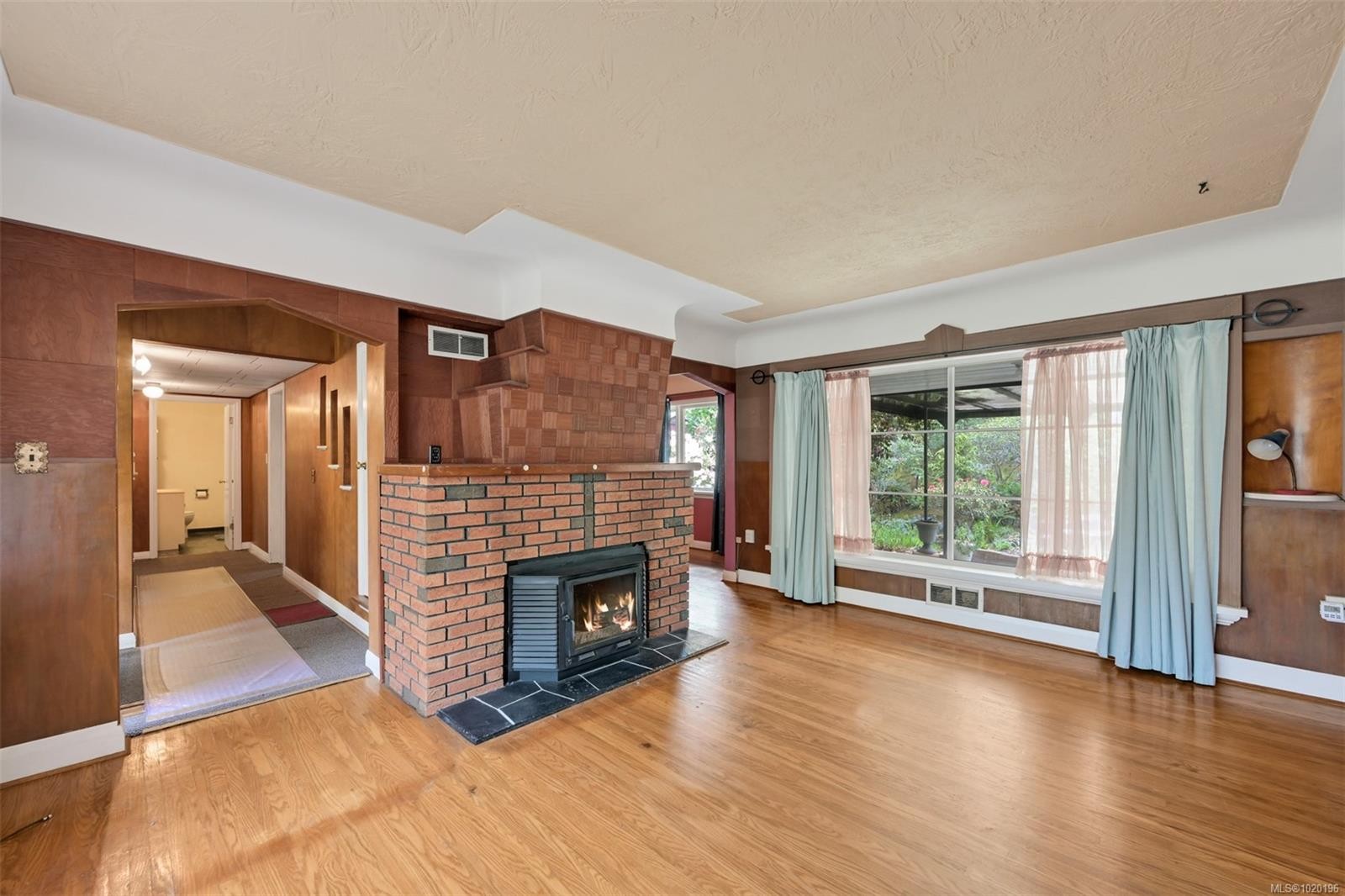 1233 Tattersall Dr, Saanich, BC