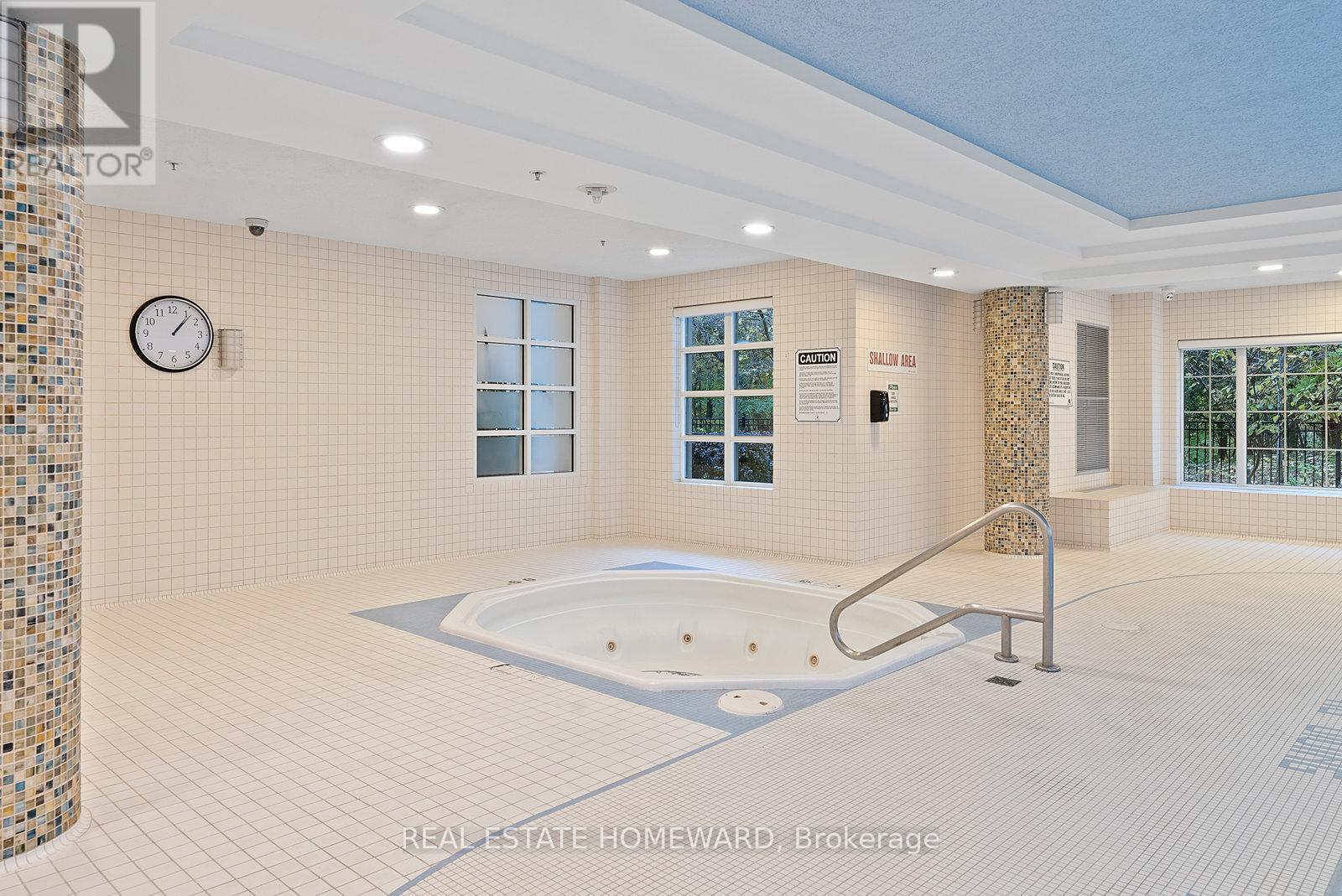 714 - 10 Bloorview Place, Toronto, ON -