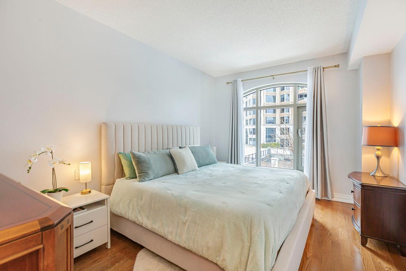 Chambre à coucher principale - 202-200 Av. Des Sommets, Montréal (Verdun/Île-Des-Soeurs), QC - Indoor Photo Showing Bedroom