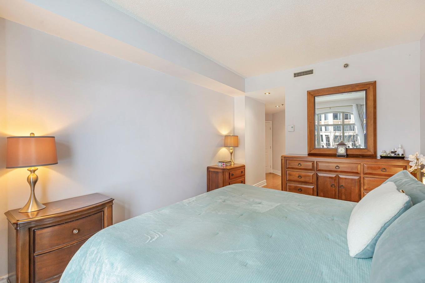 Chambre à coucher principale - 202-200 Av. Des Sommets, Montréal (Verdun/Île-Des-Soeurs), QC - Indoor Photo Showing Bedroom