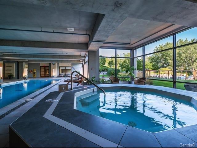 Spa - 202-200 Av. Des Sommets, Montréal (Verdun/Île-Des-Soeurs), QC - Indoor Photo Showing Other Room With In Ground Pool