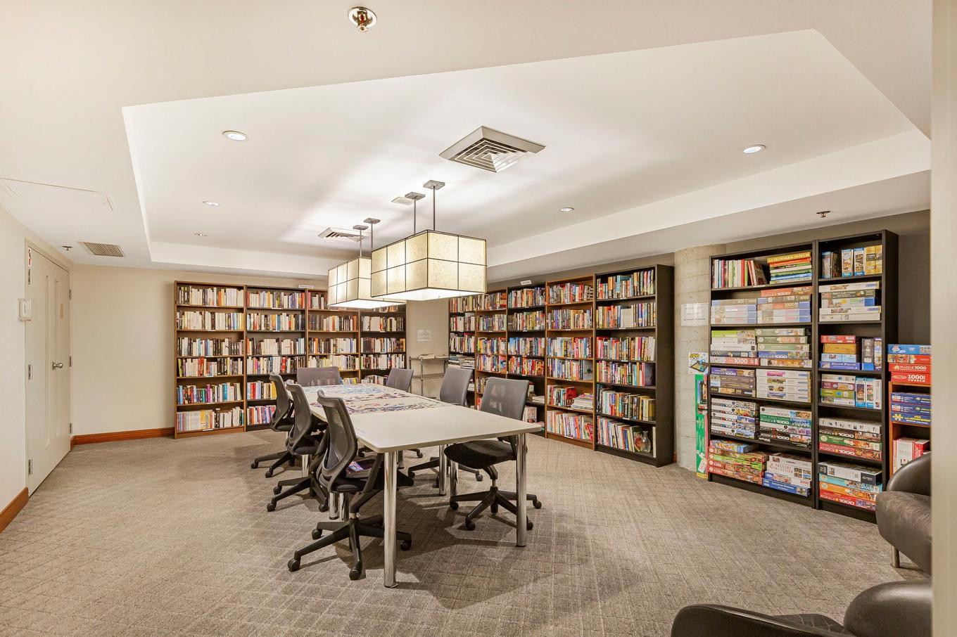 Bibliothèque - 202-200 Av. Des Sommets, Montréal (Verdun/Île-Des-Soeurs), QC - Indoor Photo Showing Office