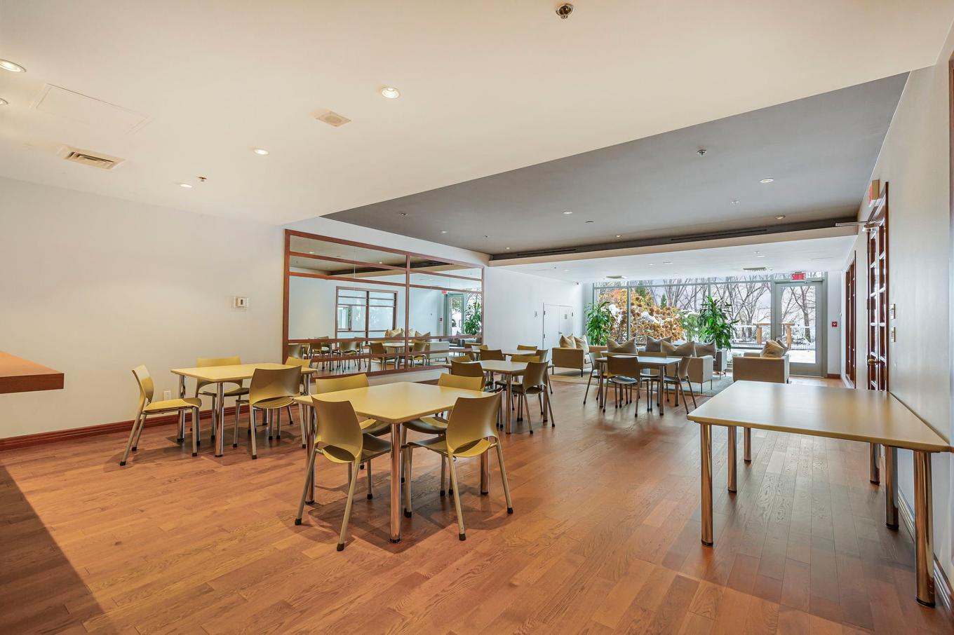 Salle communautaire - 202-200 Av. Des Sommets, Montréal (Verdun/Île-Des-Soeurs), QC - Indoor Photo Showing Other Room