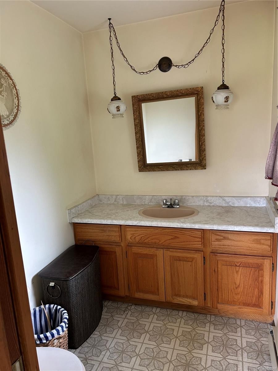 3358 Boyles Rd, Cobble Hill, BC