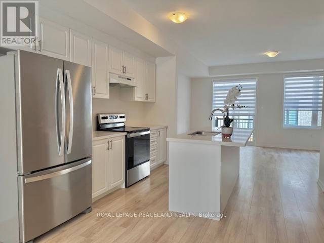 136 Rattenbury Road, Vaughan, ON - Indoor Photo Showing Kitchen