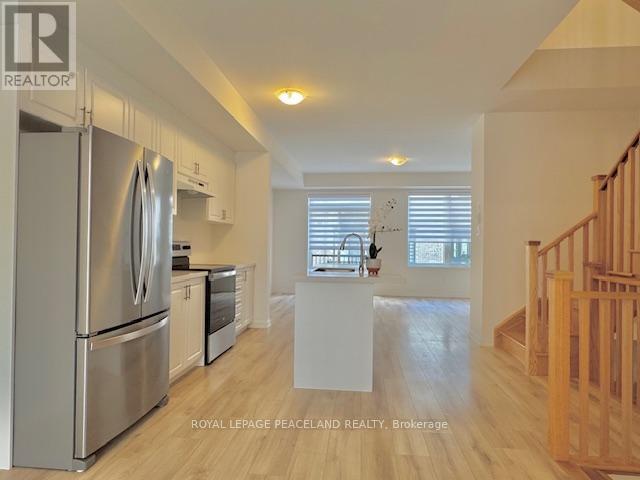 136 Rattenbury Road, Vaughan, ON - Indoor Photo Showing Kitchen