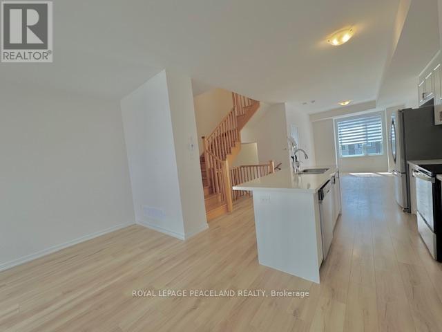 136 Rattenbury Road, Vaughan, ON - Indoor Photo Showing Kitchen