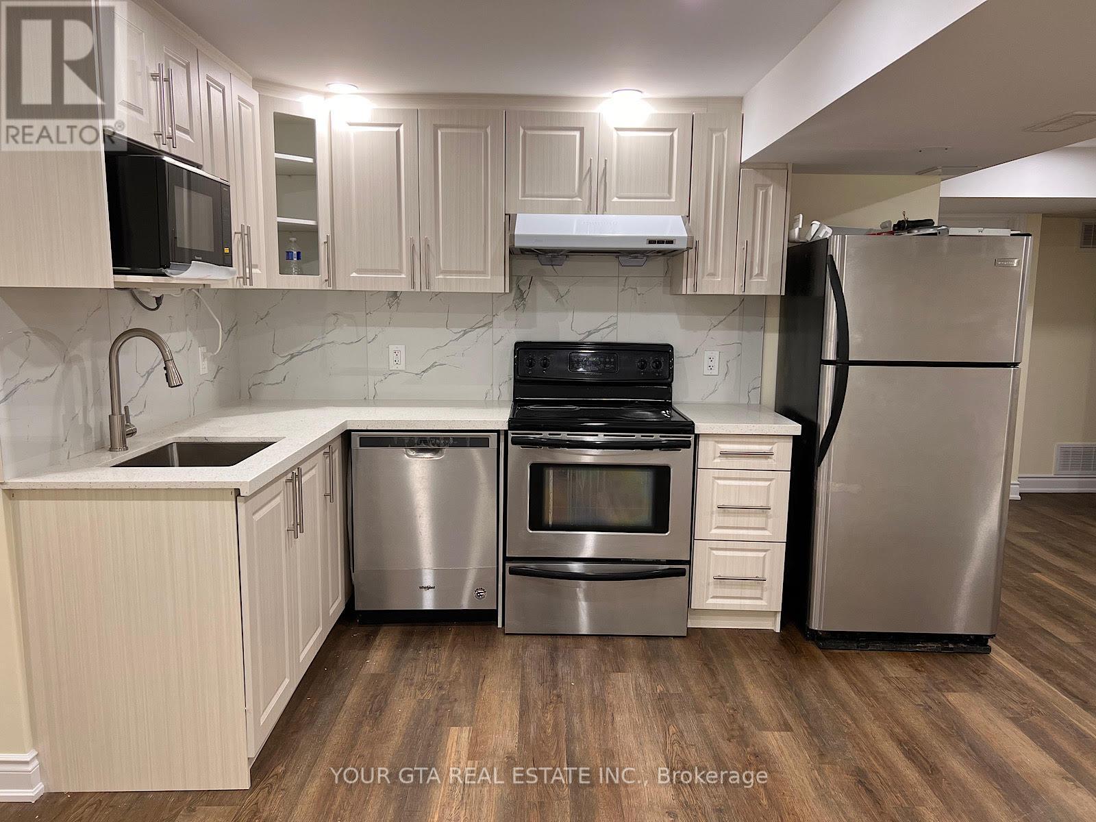 Bsmt - 2164 Eighth Line, Oakville, ON - Indoor Photo Showing Kitchen
