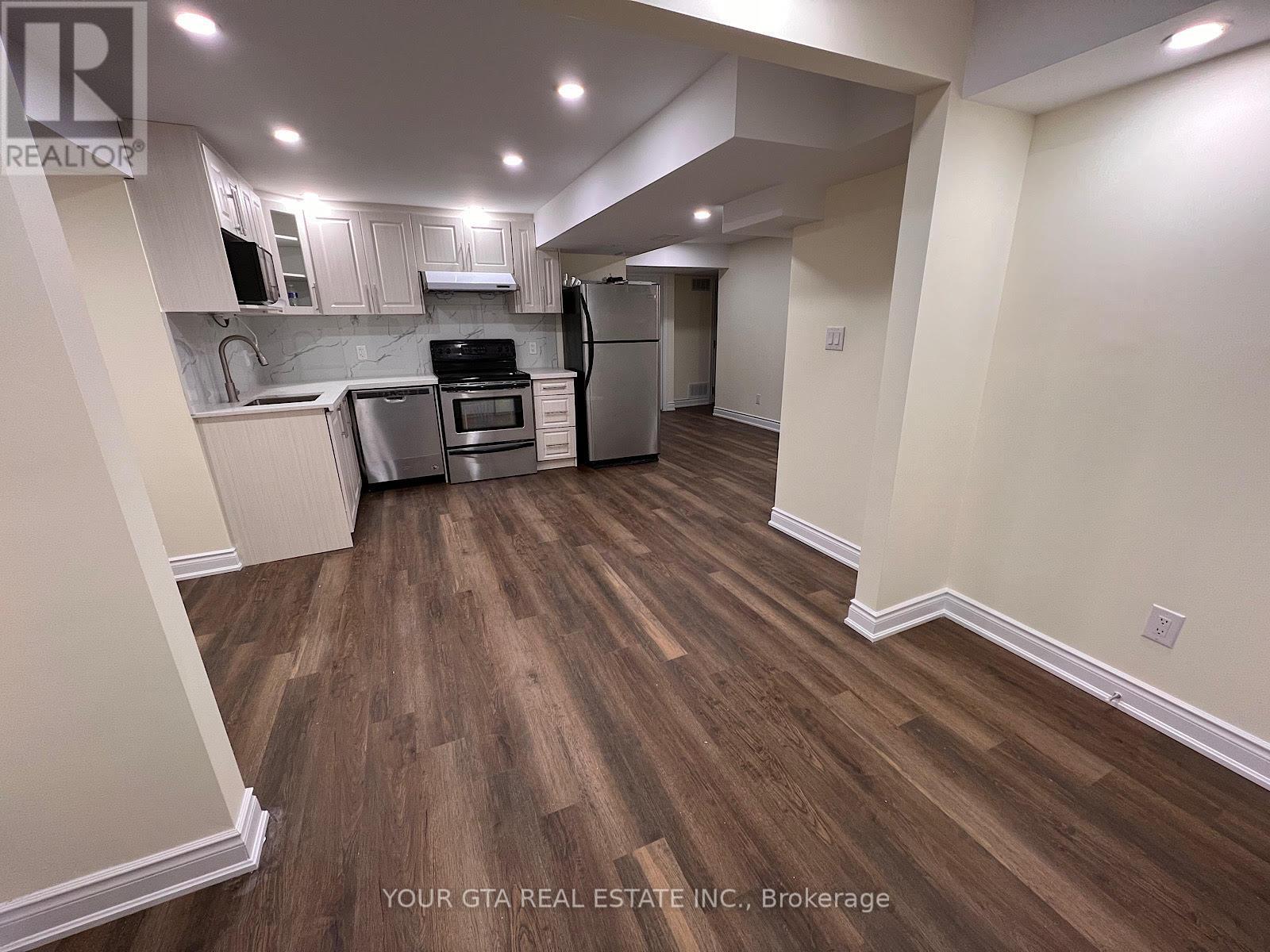 Bsmt - 2164 Eighth Line, Oakville, ON - Indoor Photo Showing Kitchen