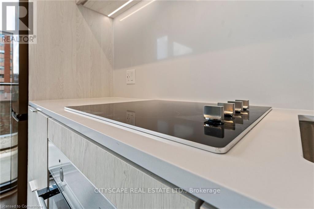 534 - 1 Jarvis Street, Hamilton, ON - Indoor Photo Showing Kitchen