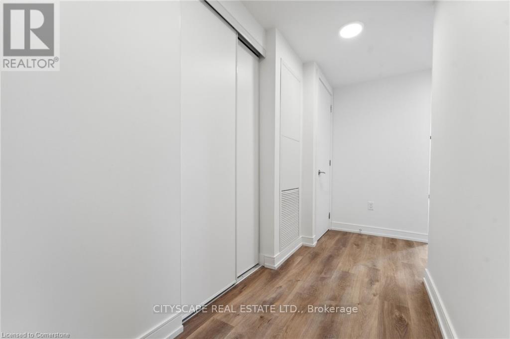 534 - 1 Jarvis Street, Hamilton, ON - Indoor Photo Showing Other Room