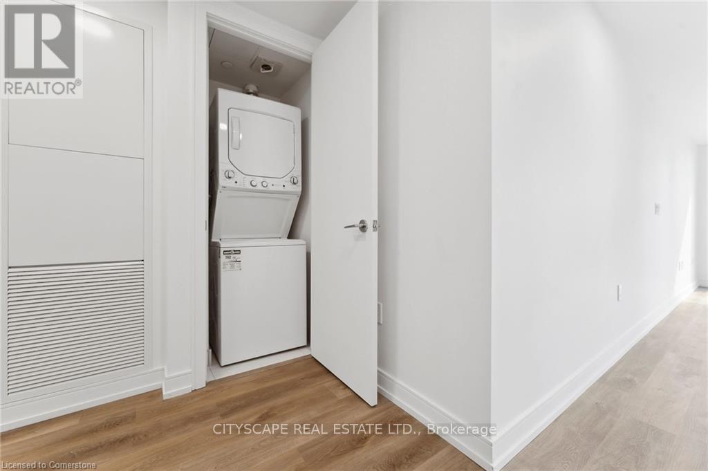 534 - 1 Jarvis Street, Hamilton, ON - Indoor Photo Showing Laundry Room