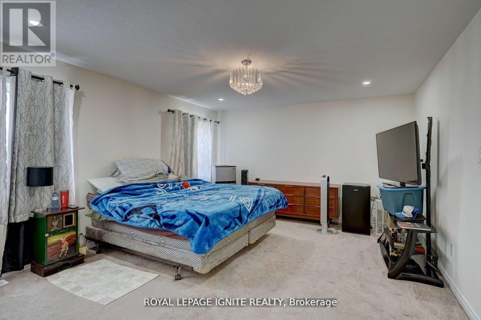 41 Northhill Avenue, Cavan Monaghan, ON - Indoor Photo Showing Bedroom