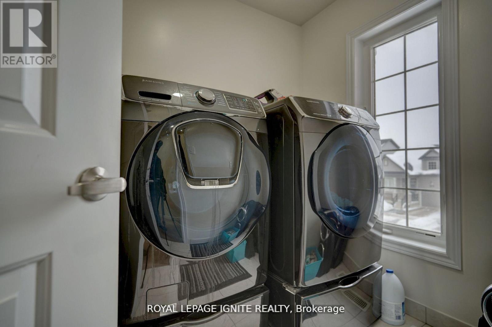 41 Northhill Avenue, Cavan Monaghan, ON - Indoor Photo Showing Laundry Room
