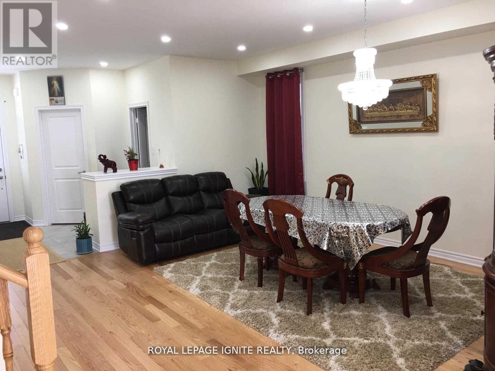 41 Northhill Avenue, Cavan Monaghan, ON - Indoor Photo Showing Dining Room