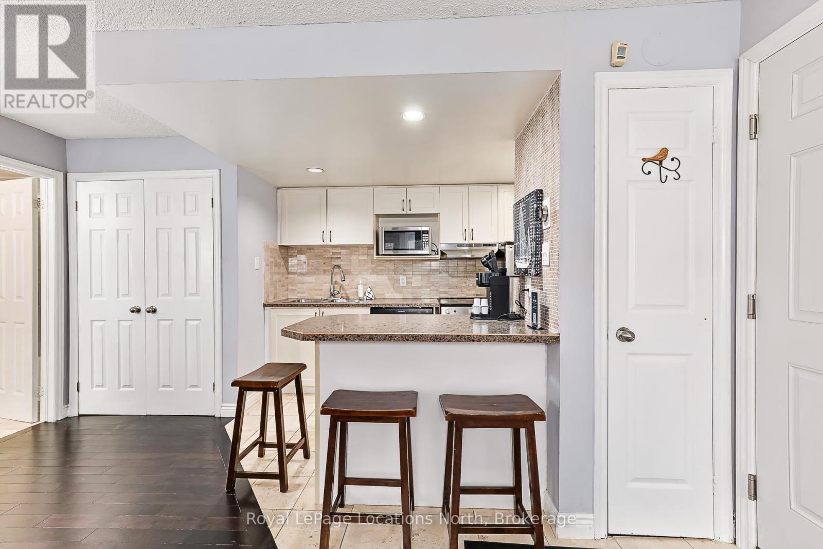 805 - 796468 Grey 19 Road, Blue Mountains, ON - Indoor Photo Showing Kitchen