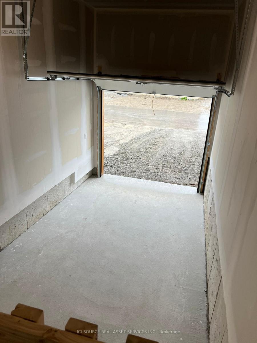 2 - 3 Ranch Terrace, Barrie, ON - Indoor Photo Showing Other Room