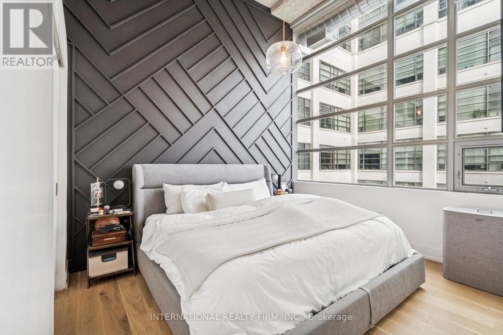 303 - 637 Lake Shore Boulevard W, Toronto, ON - Indoor Photo Showing Bedroom