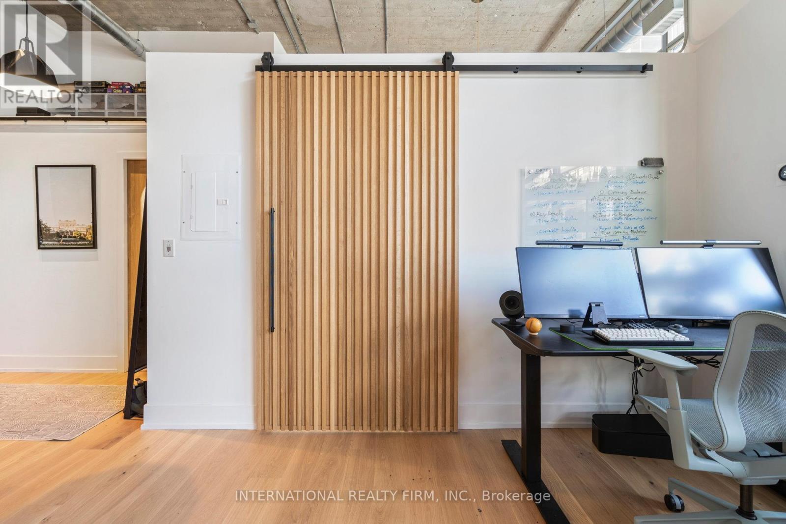 303 - 637 Lake Shore Boulevard W, Toronto, ON - Indoor Photo Showing Office