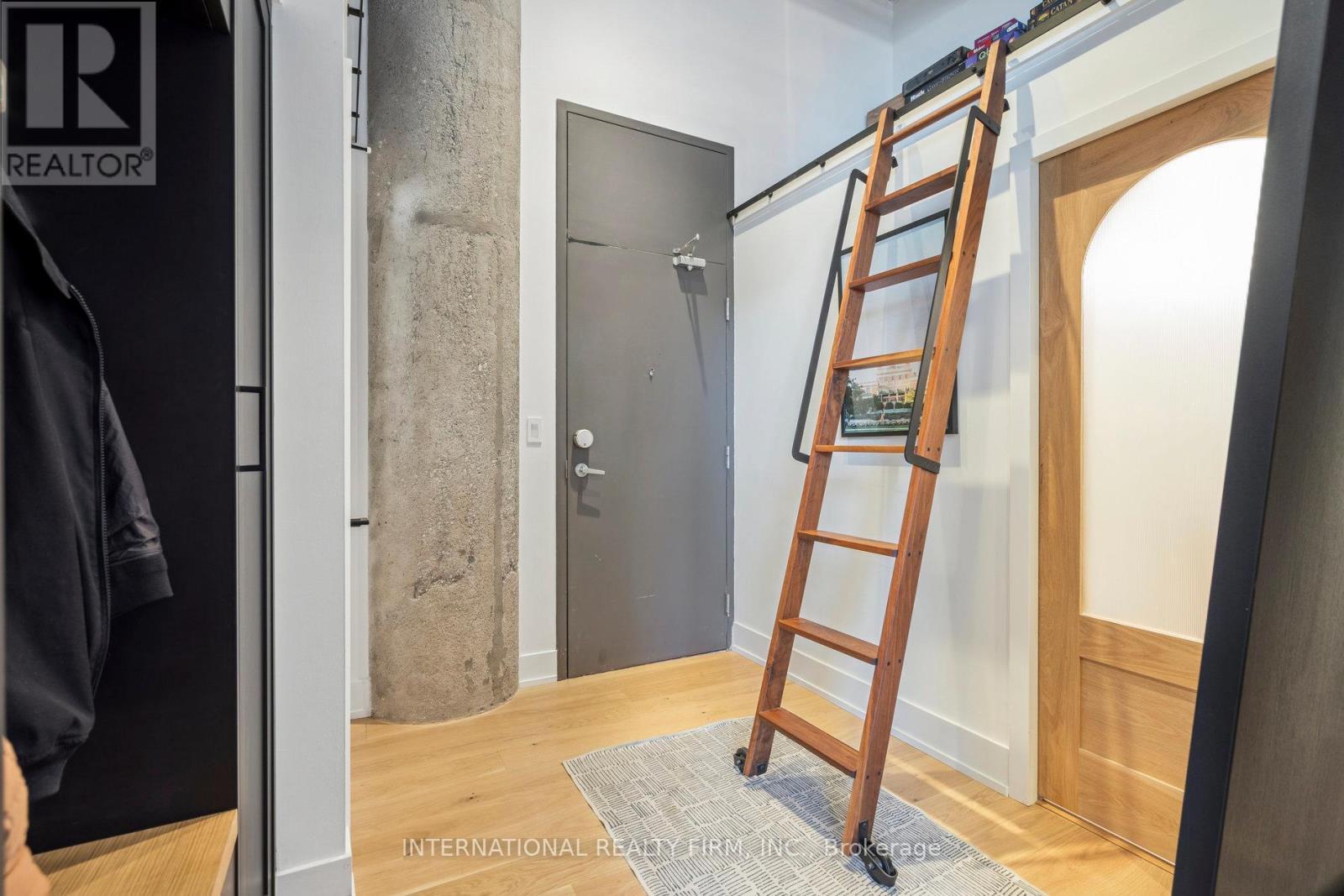 303 - 637 Lake Shore Boulevard W, Toronto, ON - Indoor Photo Showing Other Room