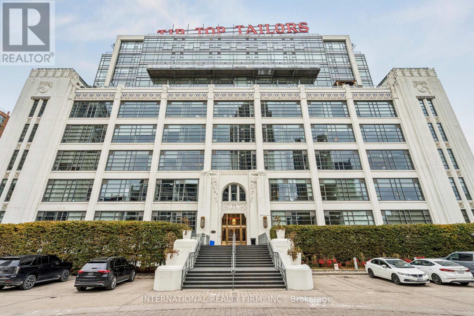 303 - 637 Lake Shore Boulevard W, Toronto, ON - With Facade